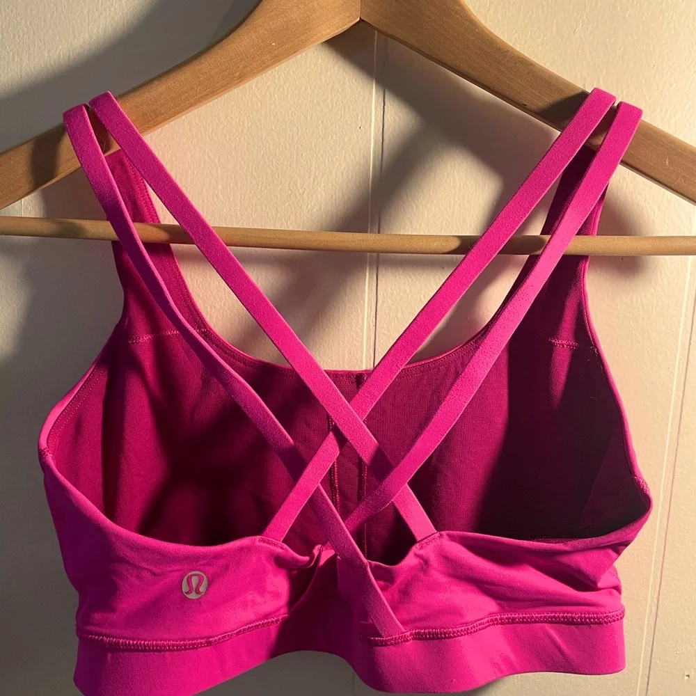 Size 8 Lululemon Energy Bra—Pink - Picture 2 of 3